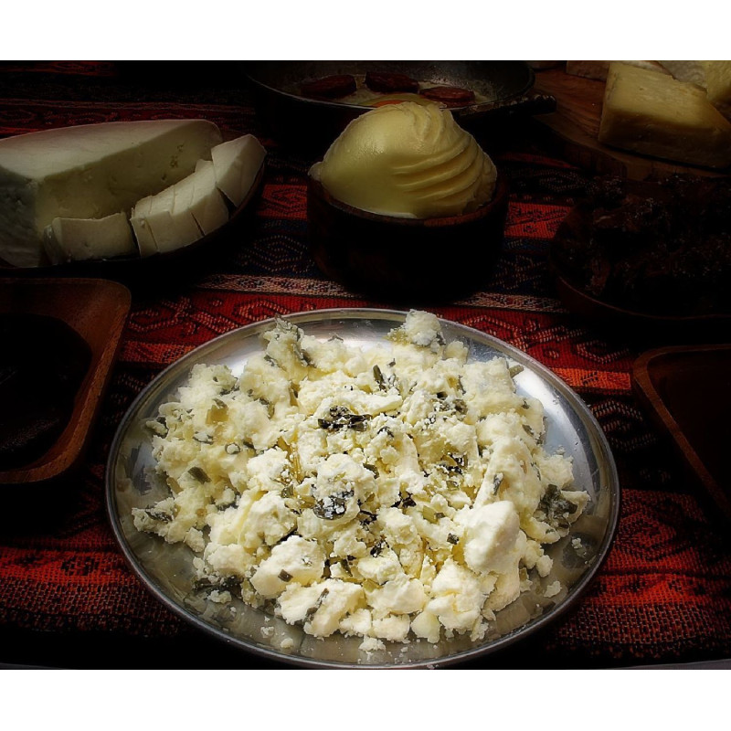 Meşhur Van otlu küp peyniri