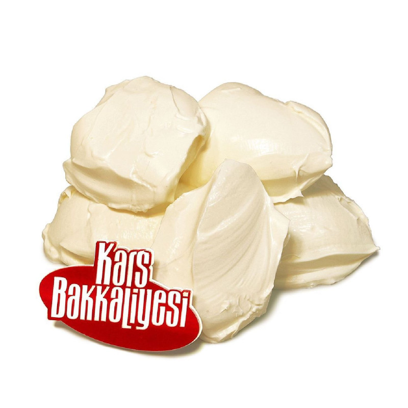 Erzurum Kars Bakkaliyesi Kahvaltılık Taze Kaymak veya Erzurum Kars Bakkaliyesi yaş kaymak olarak adlandırılmaktadır.