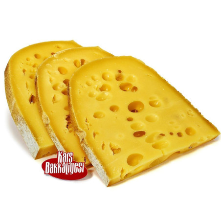 Erzurum Kars Bakkaliyesi Gravyer Peyniri. Yarım Kg Paket ağırlığı 450 gr ile 500 gr arasında, 1 Kg lik paket ağırlığı ise 950 gr