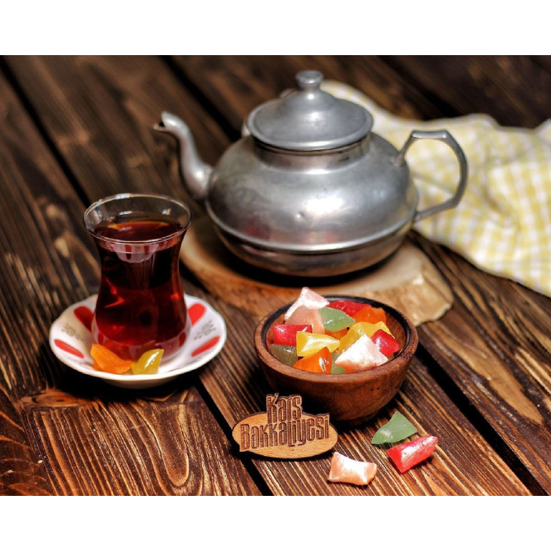 Kars Bakkaliyesi Erzurum Akide Şekeri içinde limonlu, tarçınlı, portakallı ,karanfilli akide şekerlerinin olduğu paketimiz.