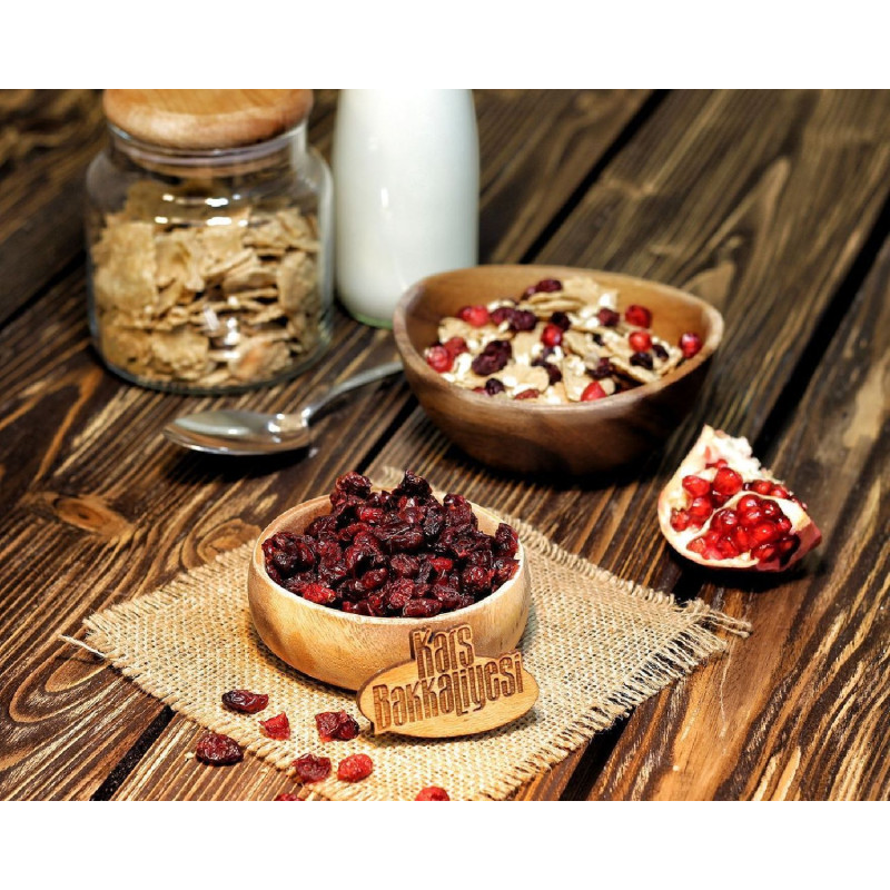 Yaban Mersini dağlık bölgelerde yetişen bir meyve çeşididir.