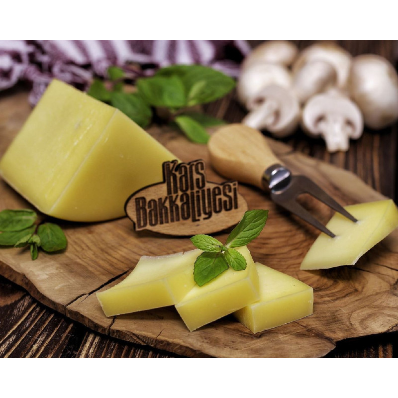 Kahvaltıların vazgeçilmezi Taze Kaşar Tekerlek çok lezzetli bir kaşar türüdür. Not Bir teker ürünün ağırlığı yaklaşık 1.900 gr i