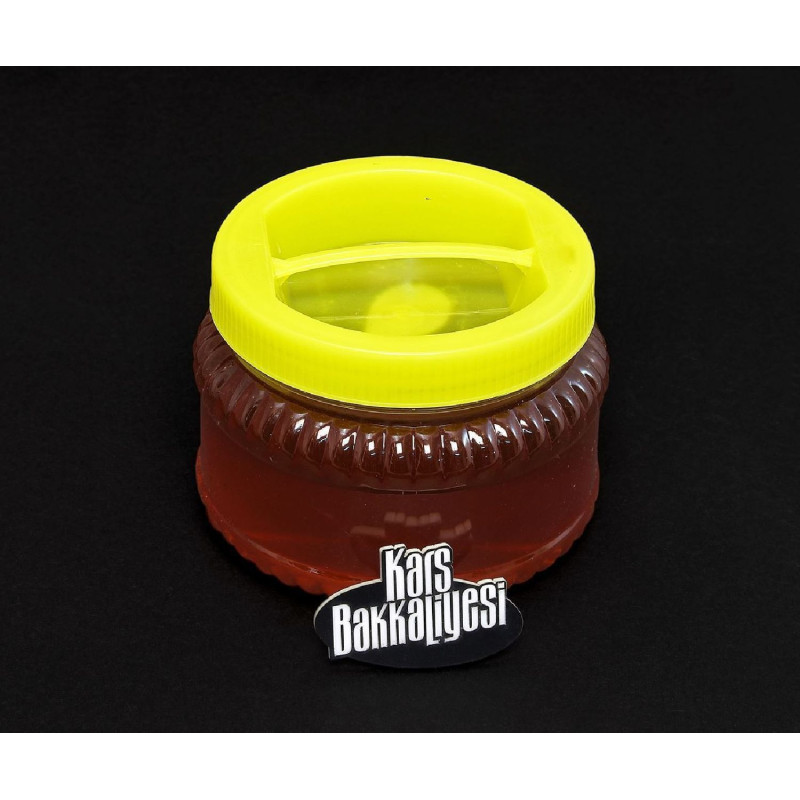 Karakovan Balı genellikle kestane, kavak, gürgen ve benzer ağaç kütüklerinin içleri boşaltılarak elde edilen kovanlarda, mumunu 