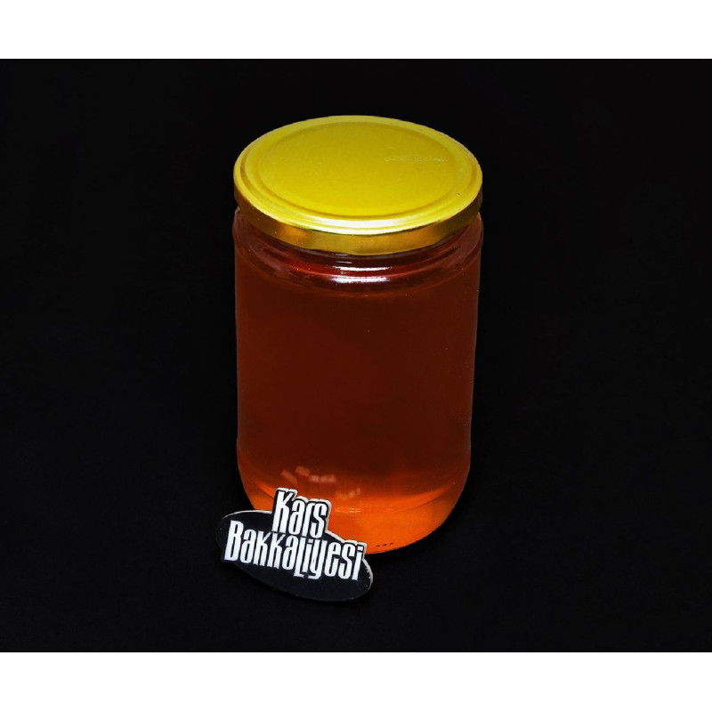 Karakovan Balı genellikle kestane, kavak, gürgen ve benzer ağaç kütüklerinin içleri boşaltılarak elde edilen kovanlarda, mumunu 