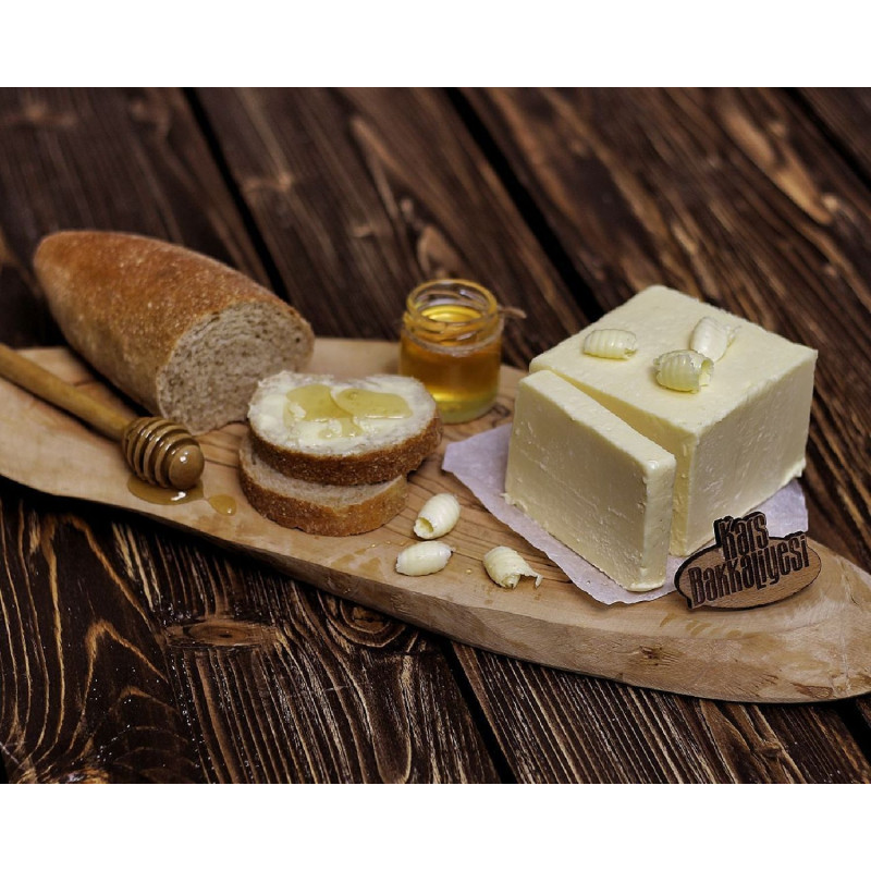 Doğal, Tuzsuz, Kokusuz, Katkısız, kahvaltılık, yemeklik, Organik Sütlerle, Geleneksel Yöntemlerle, Tereyağı çeşitlerindendir.