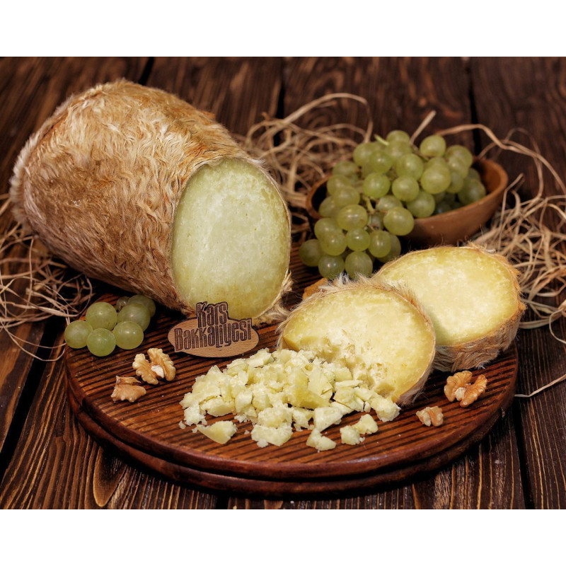 Erzurum Kars Bakkaliyesi Deri İçerisinde Olgunlaştırılmış Hakiki Obruk Deri tulum Peyniri Divle obruk tulum peyniri yem verilmed