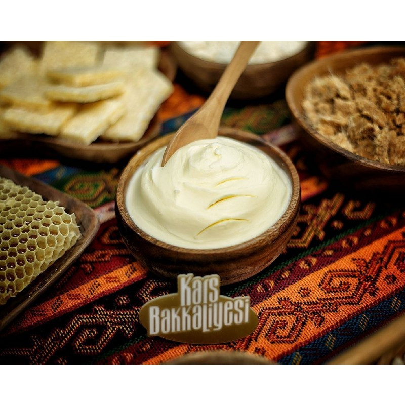 Erzurum Kars yaylalarından elde edilen doğal Mayıs tereyağı. Tam yağlı, katkısız yayık tereyağı kahvaltı ve yemekler için ideal.